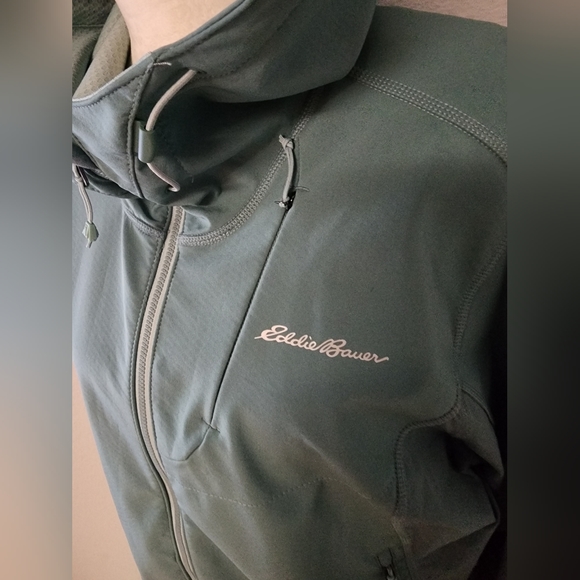Eddie Bauer - Picture 6 of 7